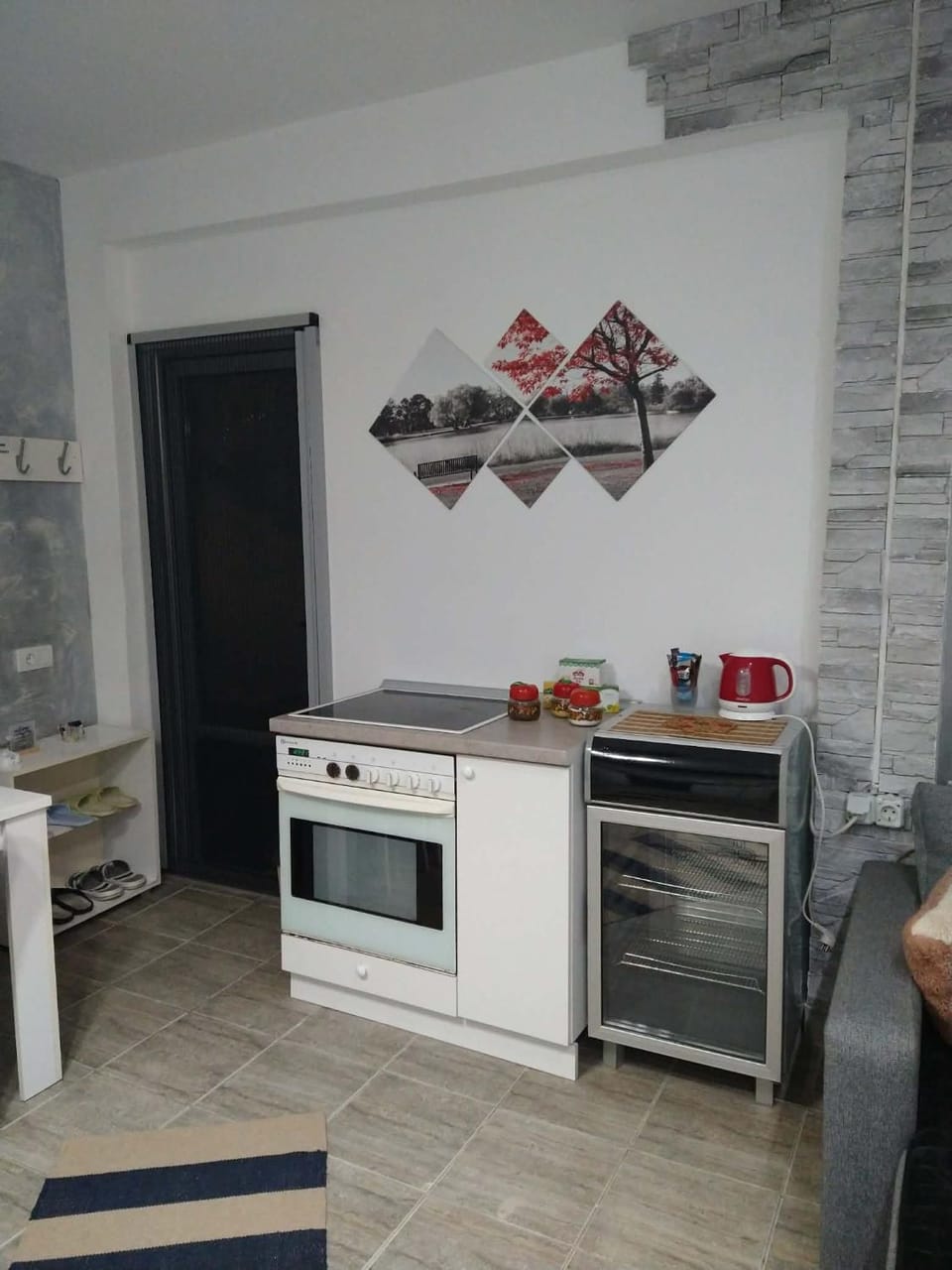 Kitchen or kitchenette, oven, stove