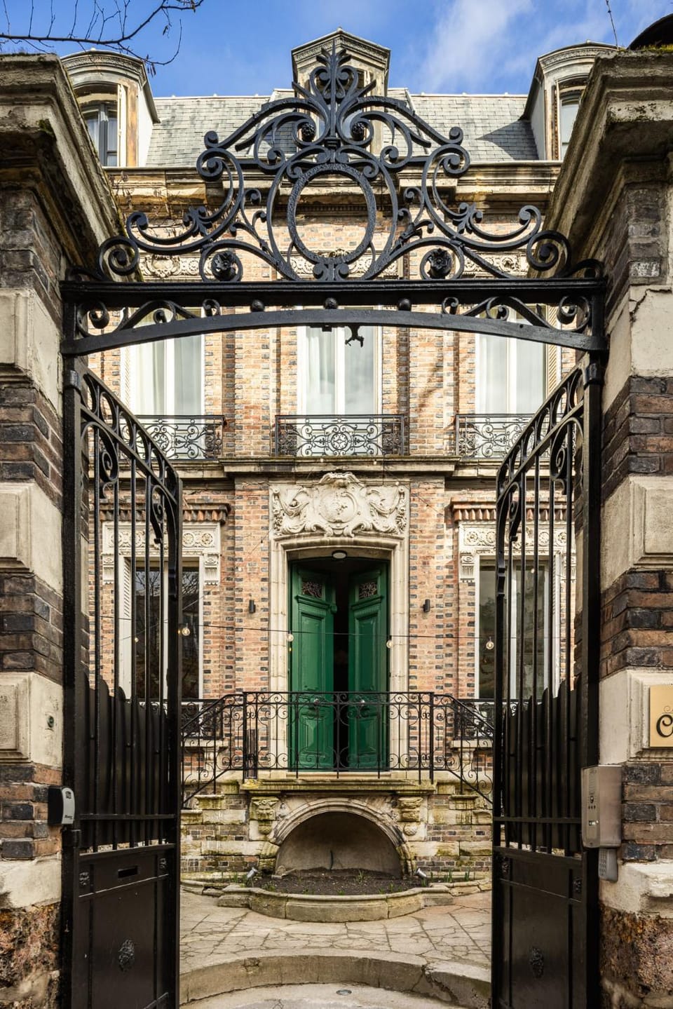 Restaurant/places to eat, Facade/entrance