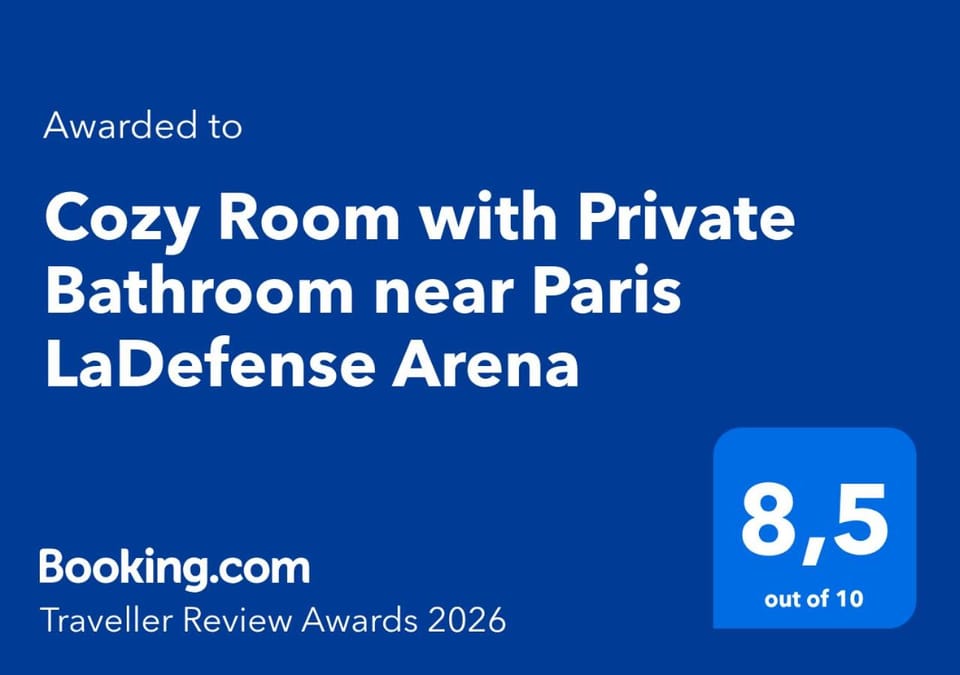 Cozy Room with Private Bathroom near Paris LaDefense Arena Apartment in Courbevoie