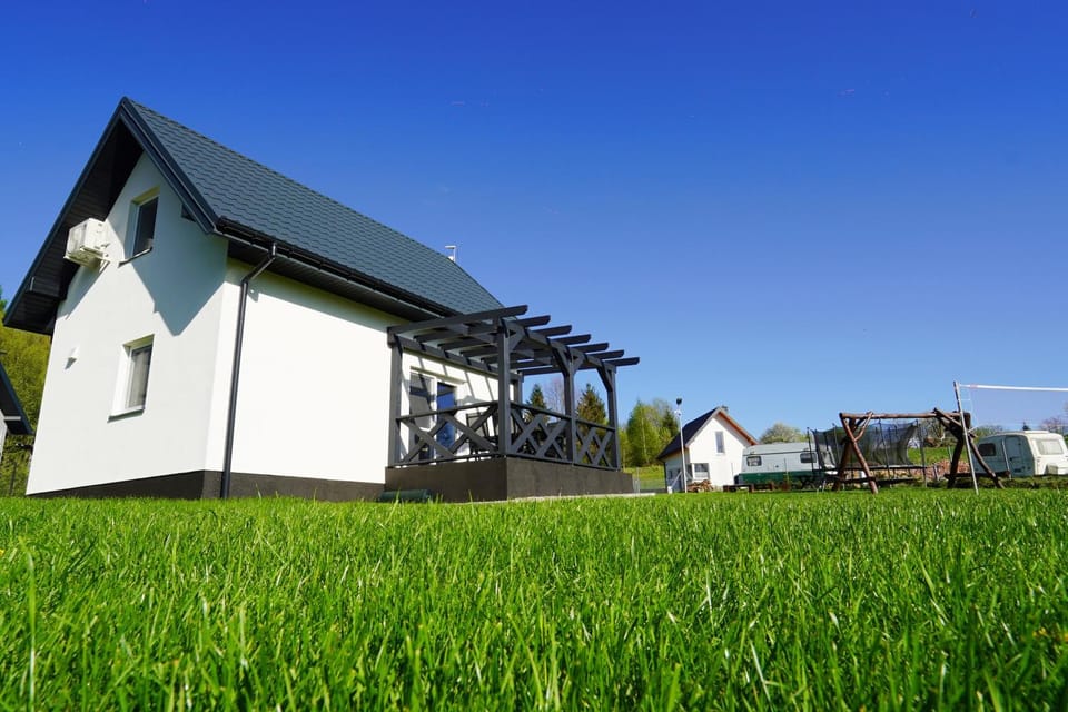 Property building, Spring, Day, Natural landscape, Garden