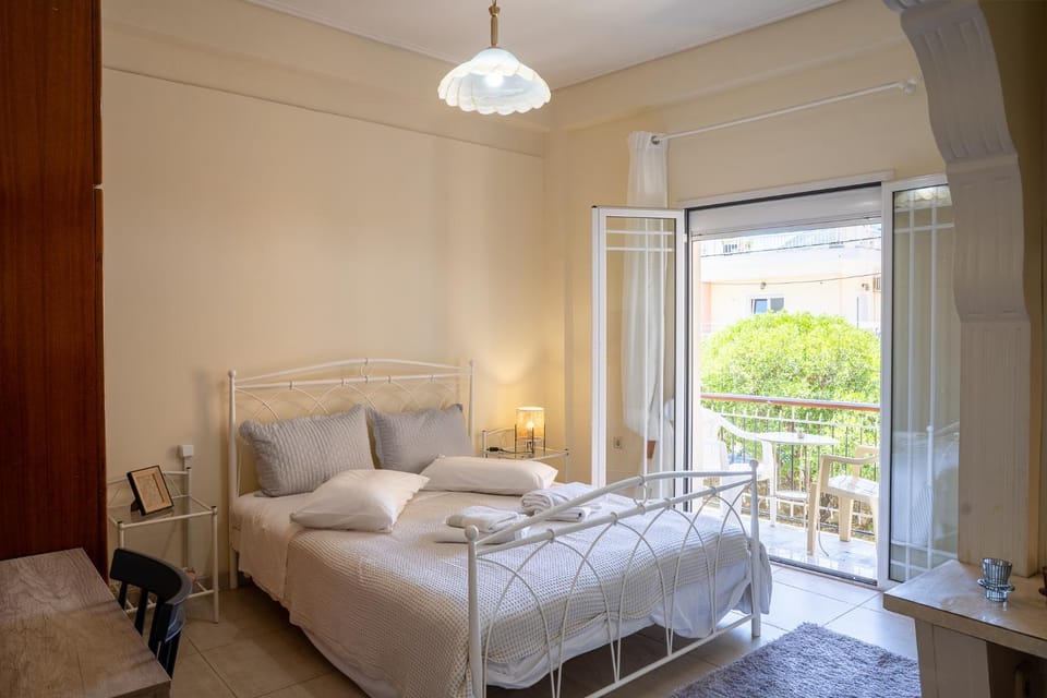 View (from property/room), Balcony/Terrace, towels