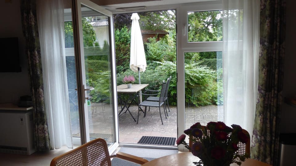 Garden, Balcony/Terrace, Seating area, Garden view
