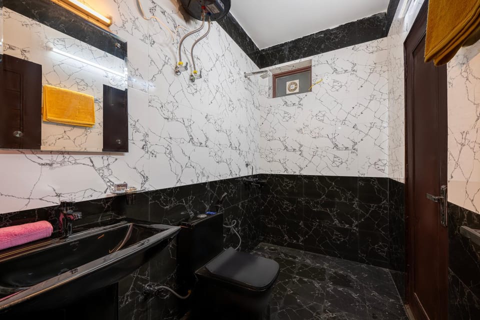 2 BH Near Mall Road Kasauli by The Sunset Vibe kasauli Apartment in Himachal Pradesh