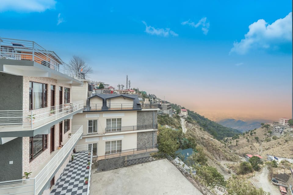 2 BH Near Mall Road Kasauli by The Sunset Vibe kasauli Apartment in Himachal Pradesh