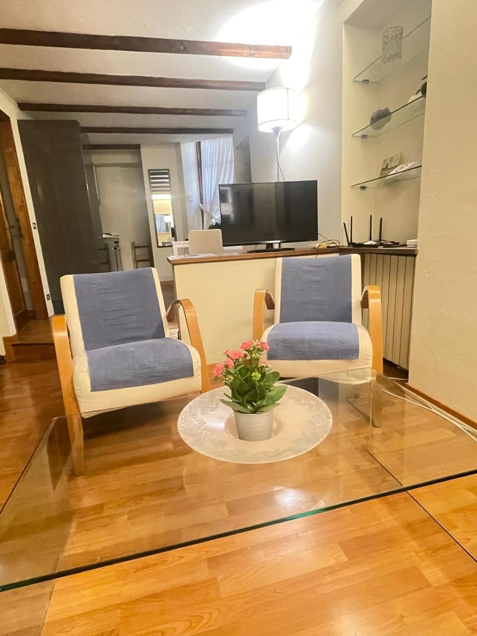 TV and multimedia, Living room, Seating area