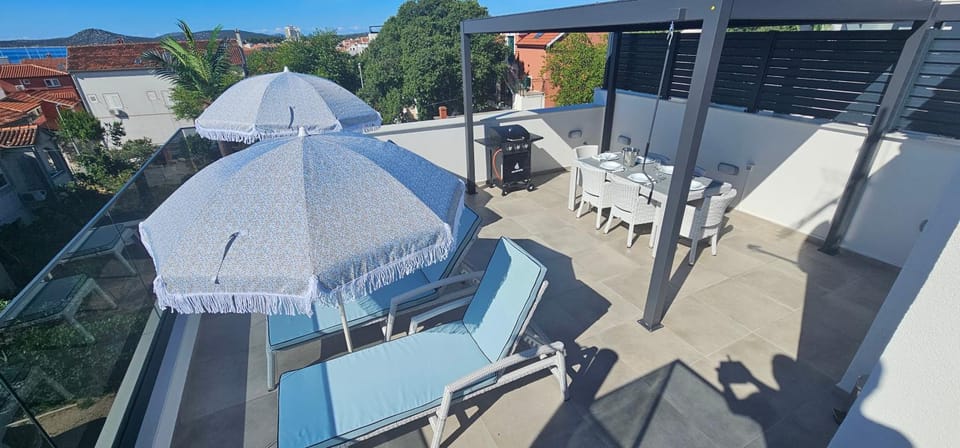 Property building, Patio, Day, View (from property/room), Balcony/Terrace, Sea view, sunbed