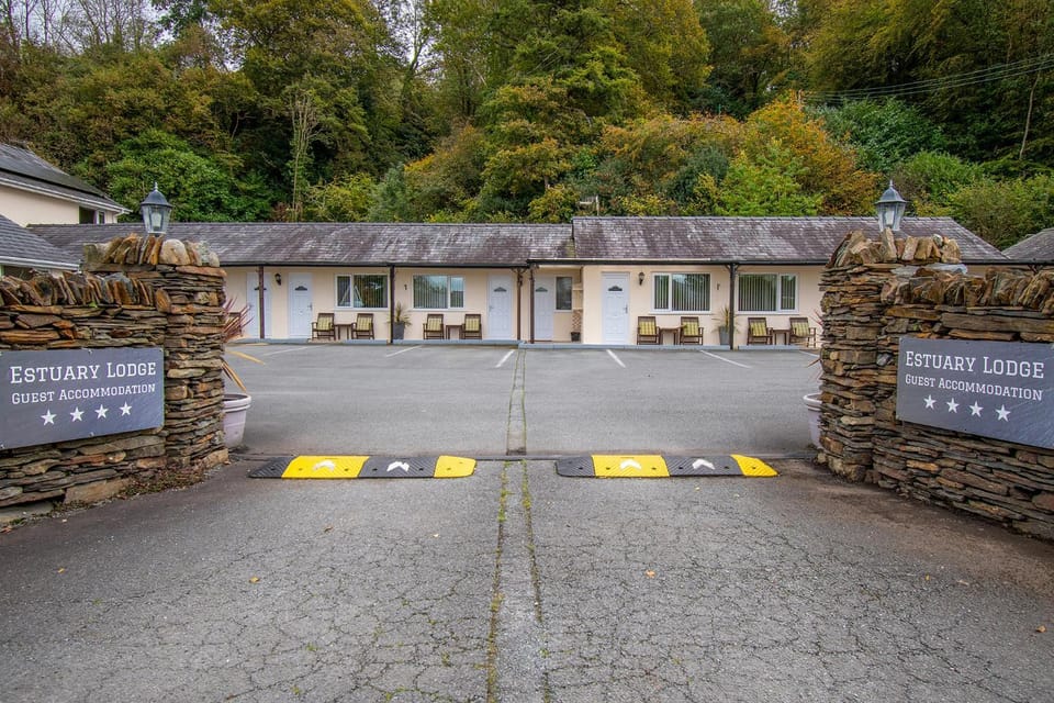 Property building, Property logo or sign