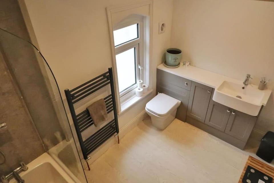 Castle Manor, 4 Bed Seaside Retreat Apartment in Scarborough