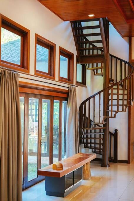 Ipoh Meru valley golf resortTHE ROCK FOREST RETREAT pool/5BR/20pax/events Villa in Ipoh