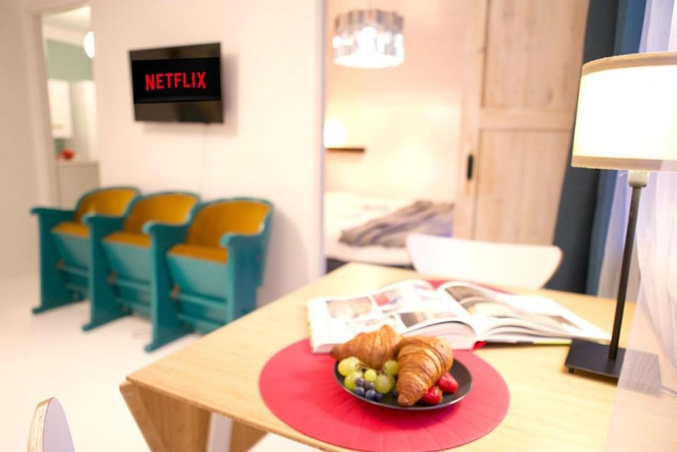 Cinema Apartament by P&J Apartaments Apartment in Warsaw