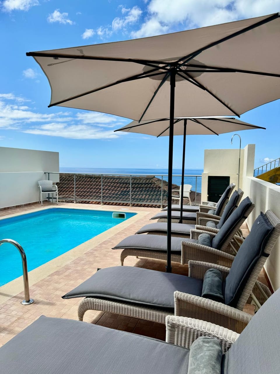 Balcony/Terrace, Swimming pool