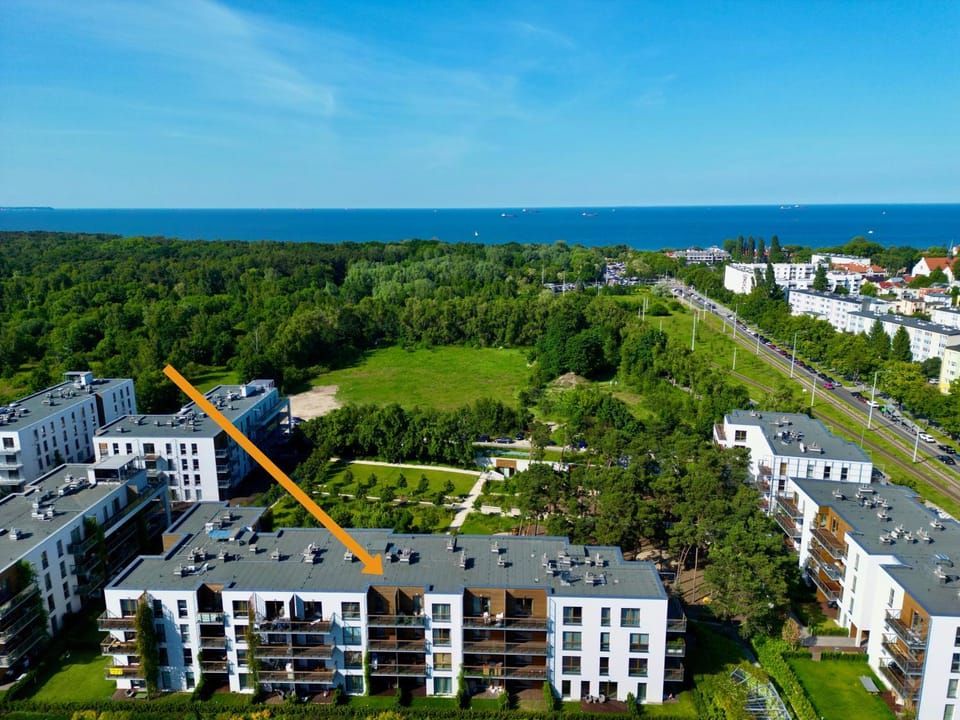 Property building, Day, Neighbourhood, Natural landscape, Bird's eye view, Sea view