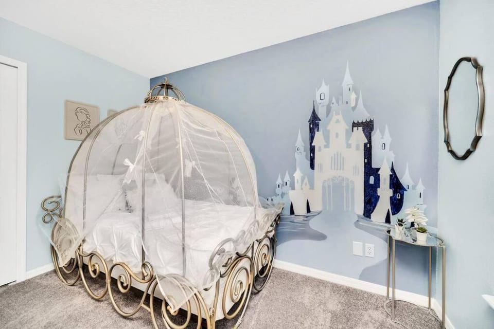 Decorative detail, Bedroom