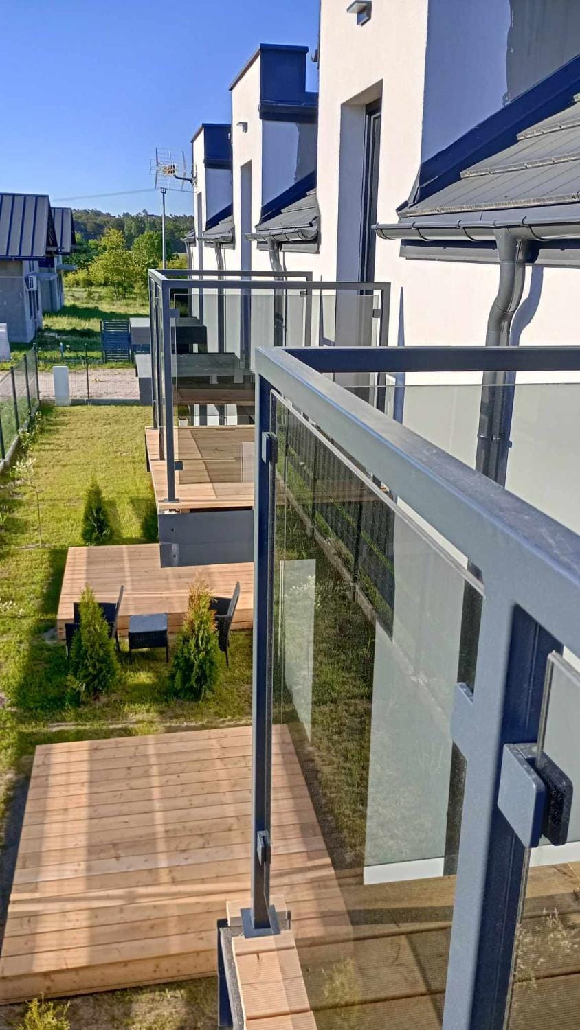 Property building, Day, Garden, Balcony/Terrace
