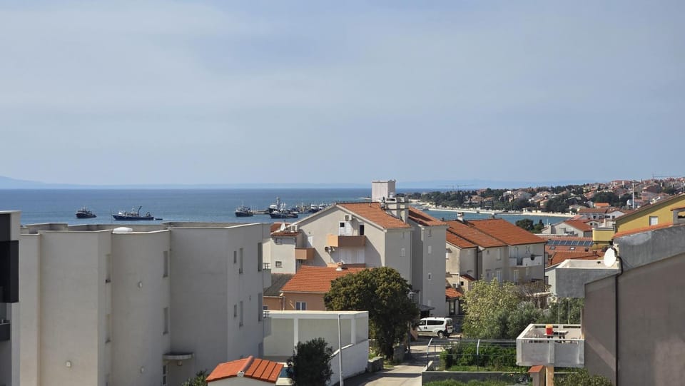 City view, Sea view