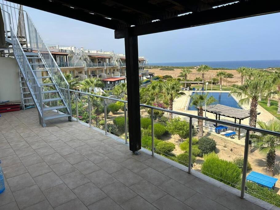Balcony/Terrace, Pool view