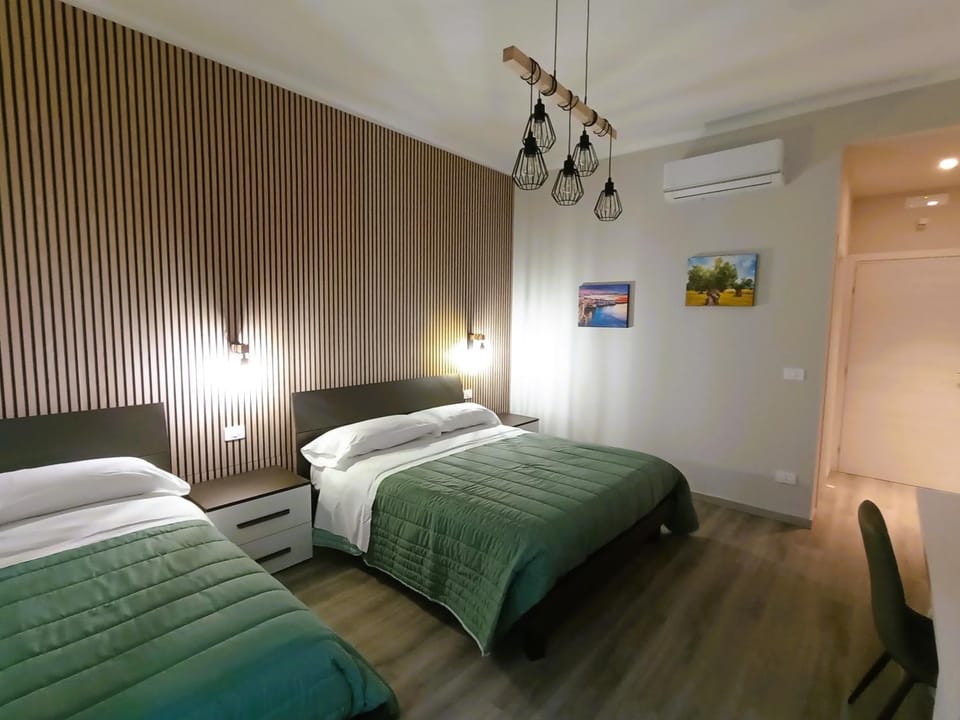 Bed, Photo of the whole room, Bedroom, air conditioner