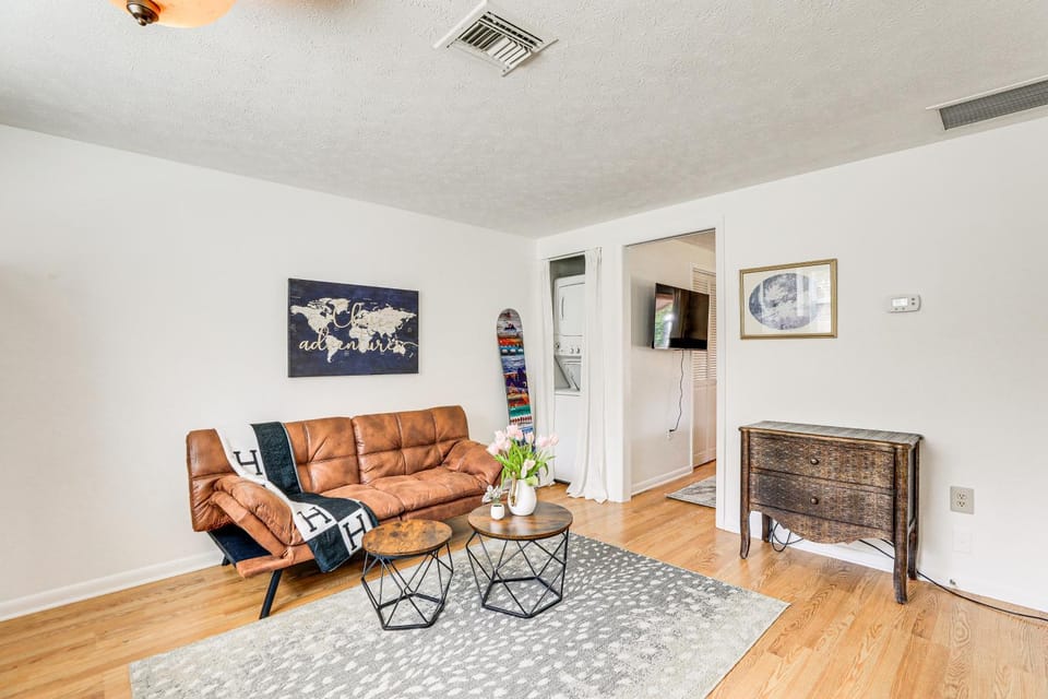Inviting Sarasota Cottage: 5 Mi to Beach Access! House in Siesta Key