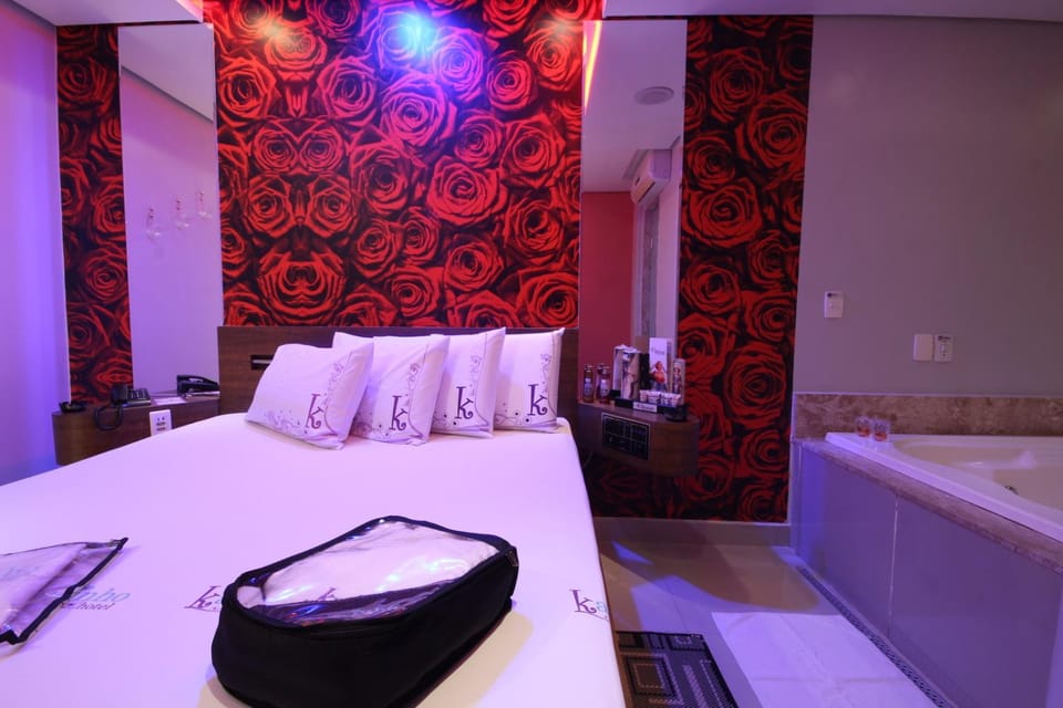 Hot Tub, Bathroom, Bedroom, Bath