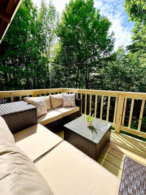 Iron Gate Chalet - 5 Minutes to Smugglers Notch! Chalet in Underhill