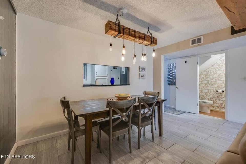 Ski View Condo by Beyond Expectations with Fireplace House in Gatlinburg