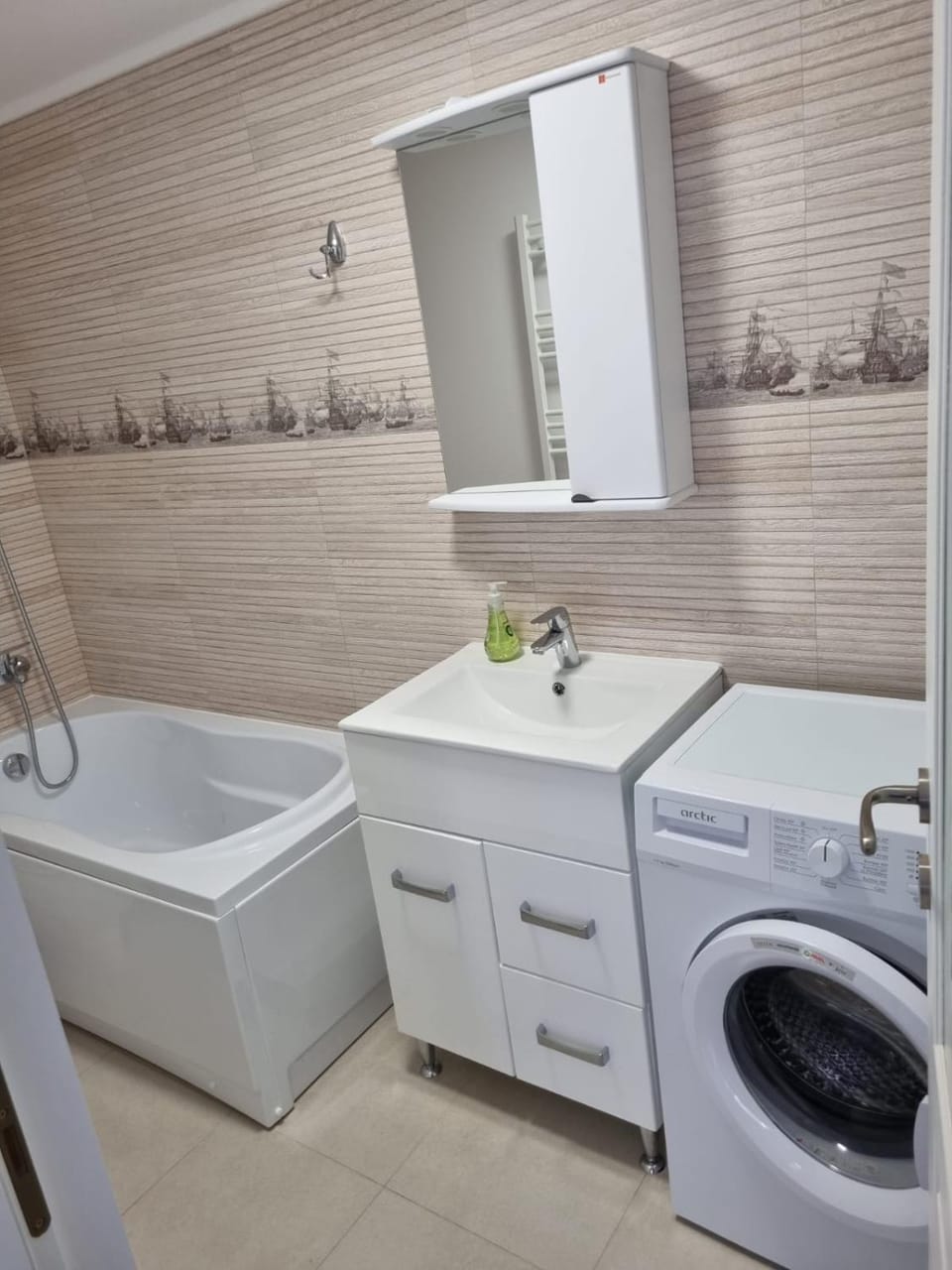 Apartament 2 camere la curte cu foisor Apartment in Constanta