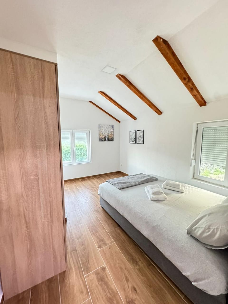 Bed, Photo of the whole room, Bedroom, towels, wardrobe