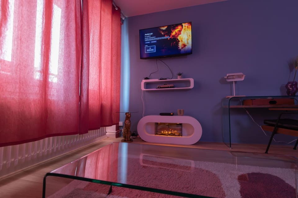 Communal lounge/ TV room, TV and multimedia, Evening entertainment