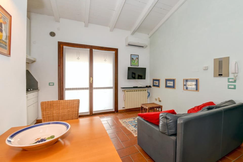 Communal lounge/ TV room, TV and multimedia, Living room