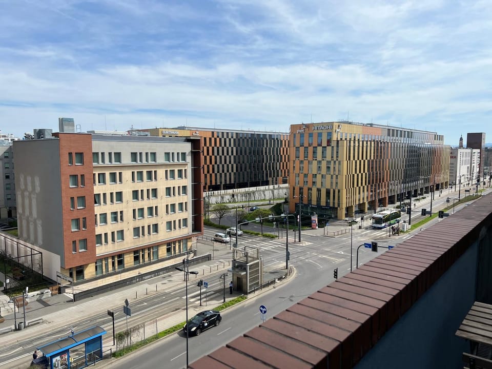 Property building, Day, Neighbourhood, City view, Street view, Location, Parking