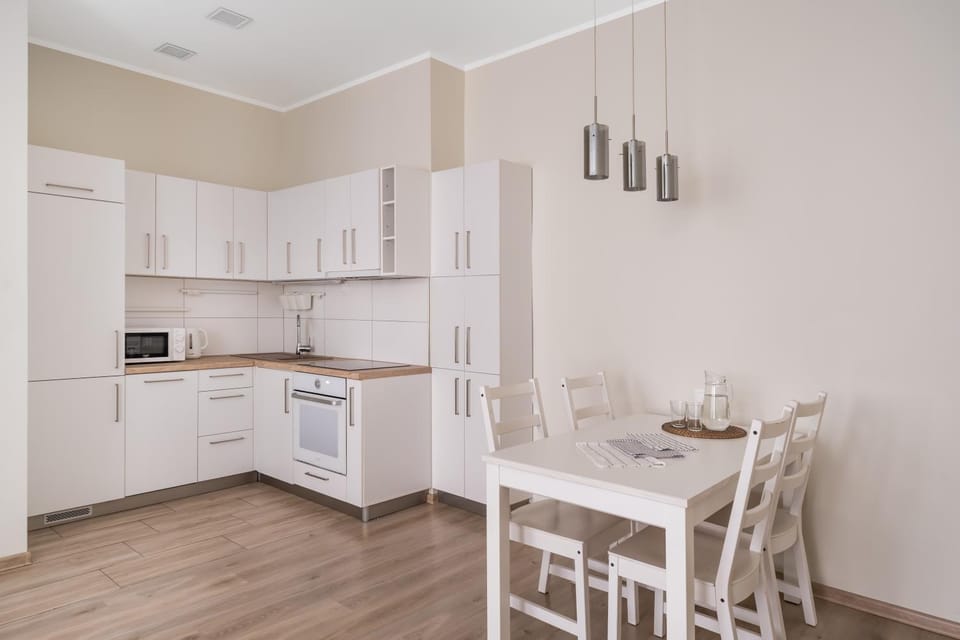 Kitchen or kitchenette, Dining area, dishwasher, oven, stove