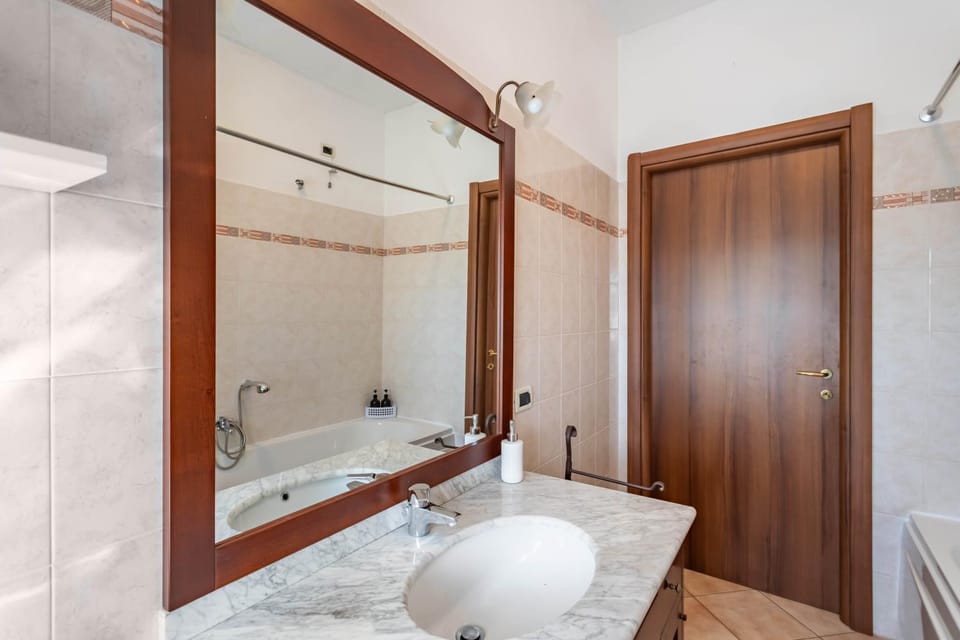 Shower, Bathroom, towels