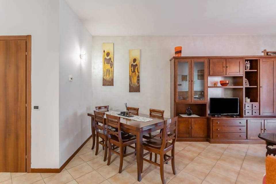 TV and multimedia, Living room, Dining area, pet friendly