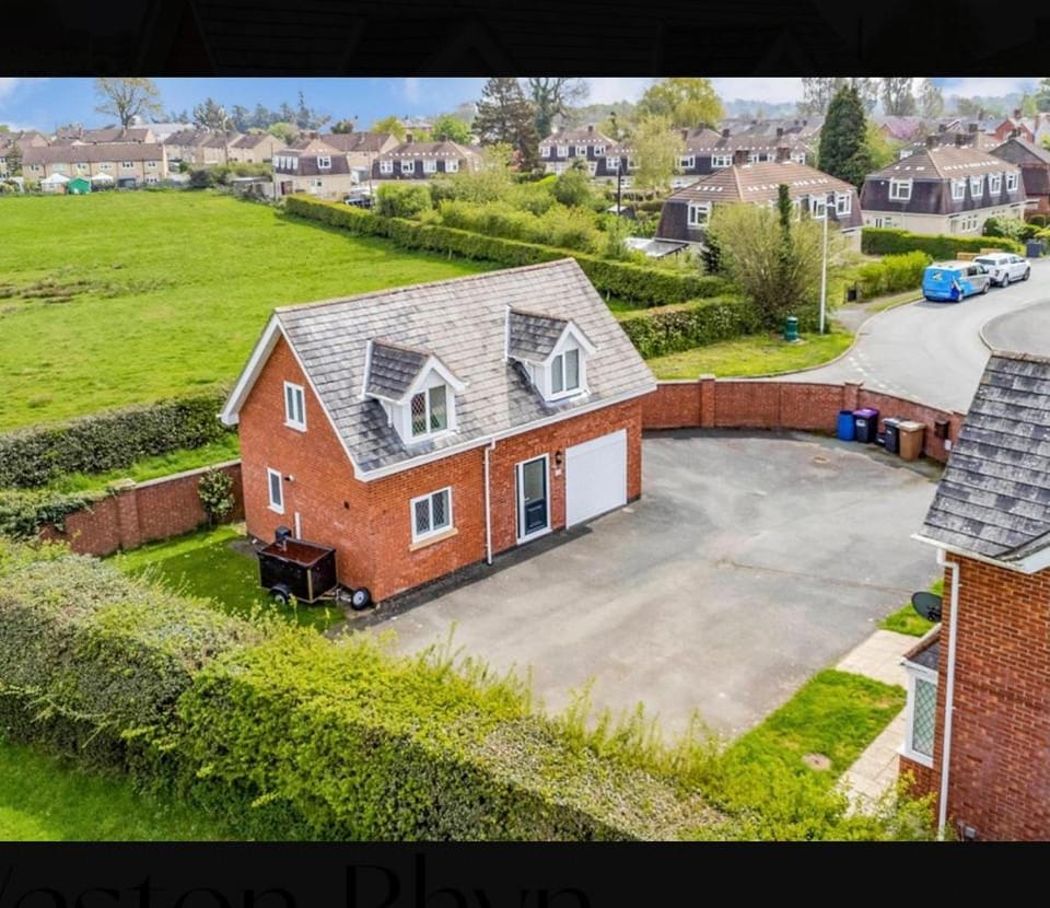 The Little House, Oswestry Apartment in Wales