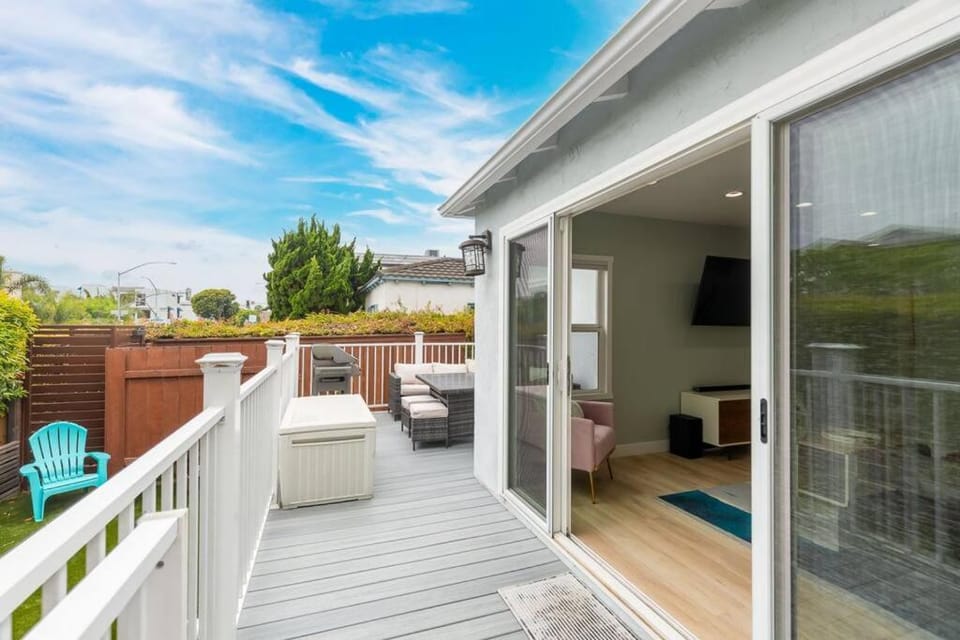Beach House In The Heart Of PB House in Mission Bay