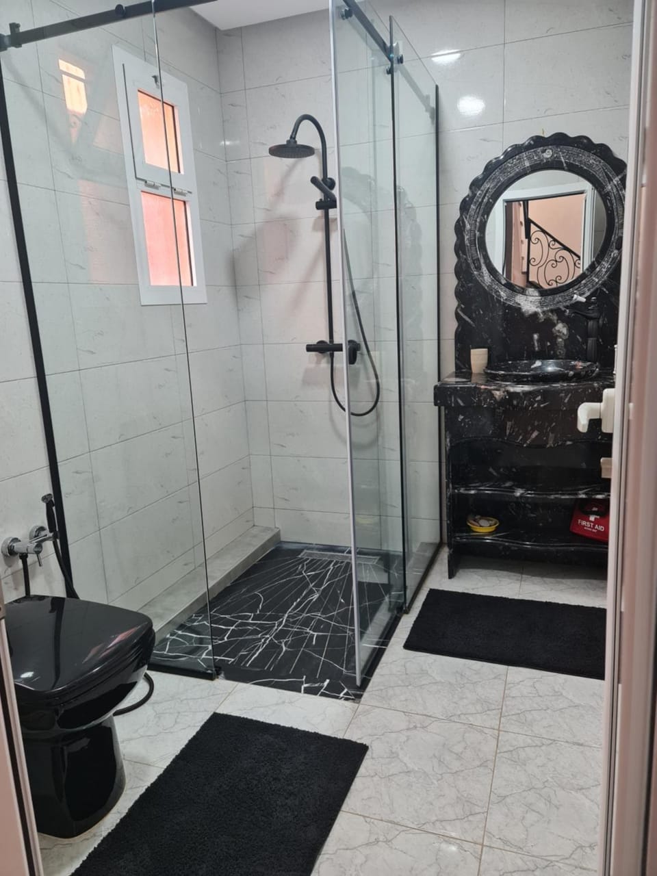 Shower, Toilet, Bathroom