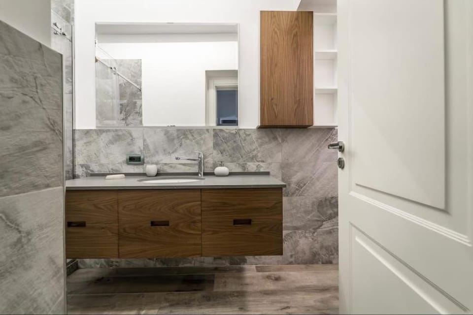 Blloku Deluxe 1BR/AP Apartment in Tirana