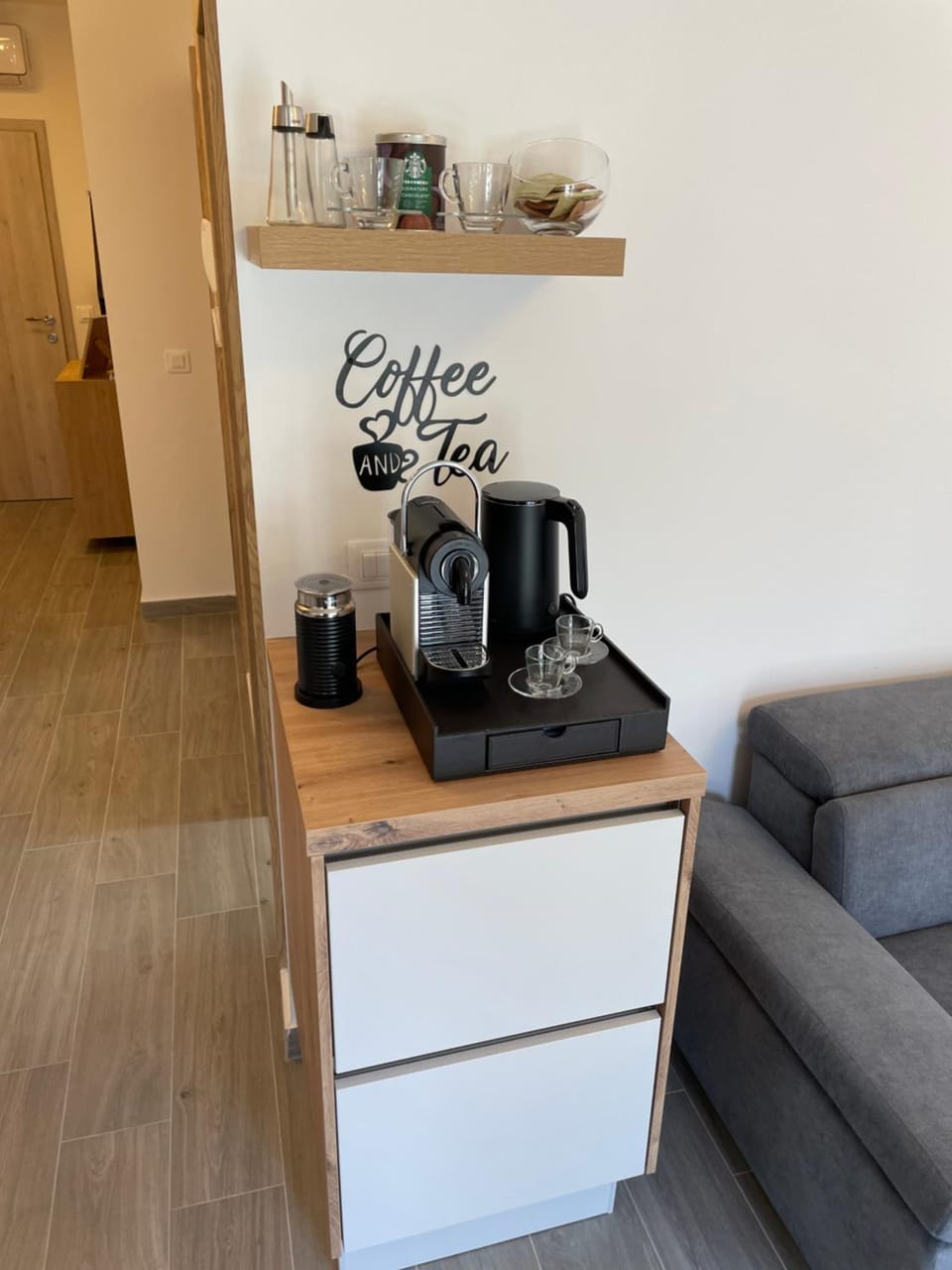 Coffee/tea facilities, toaster