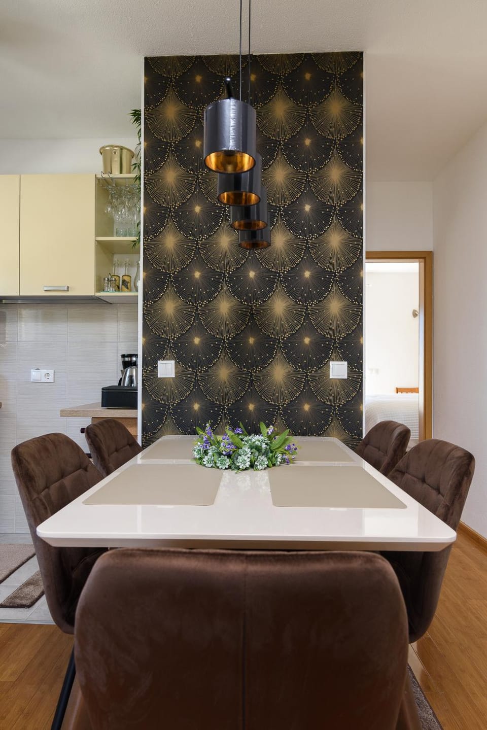 Kitchen or kitchenette, Seating area, Dining area