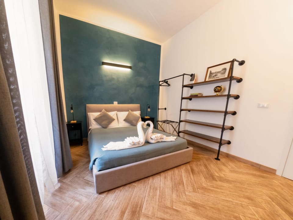 Photo of the whole room, Bedroom, locker, wardrobe