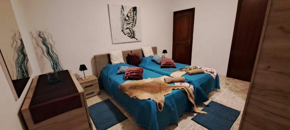Bed, Photo of the whole room
