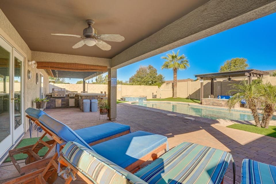Backyard Oasis! Group-Friendly San Tan Valley Home House in San Tan Valley