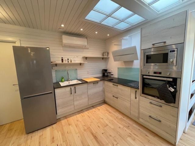 minibar, pet friendly, air conditioner