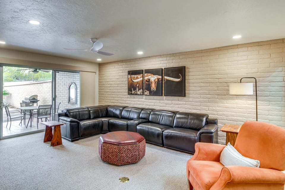 Tucson Townhome w/ Mountain View, Pool Access! House in Catalina Foothills