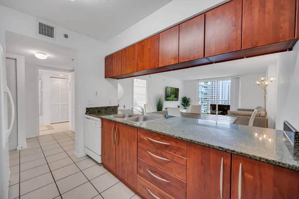 Incredible 1 BED 1 BTH • Brickell • Ocean View Apartment in Brickell