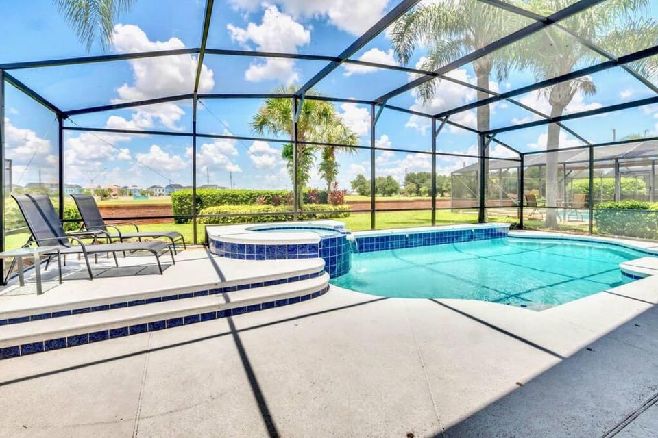 Swimming pool, sunbed