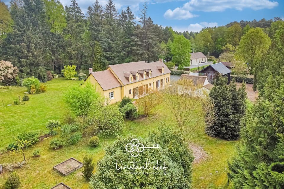 Property building, Spring, Day, Natural landscape, Garden, Garden view