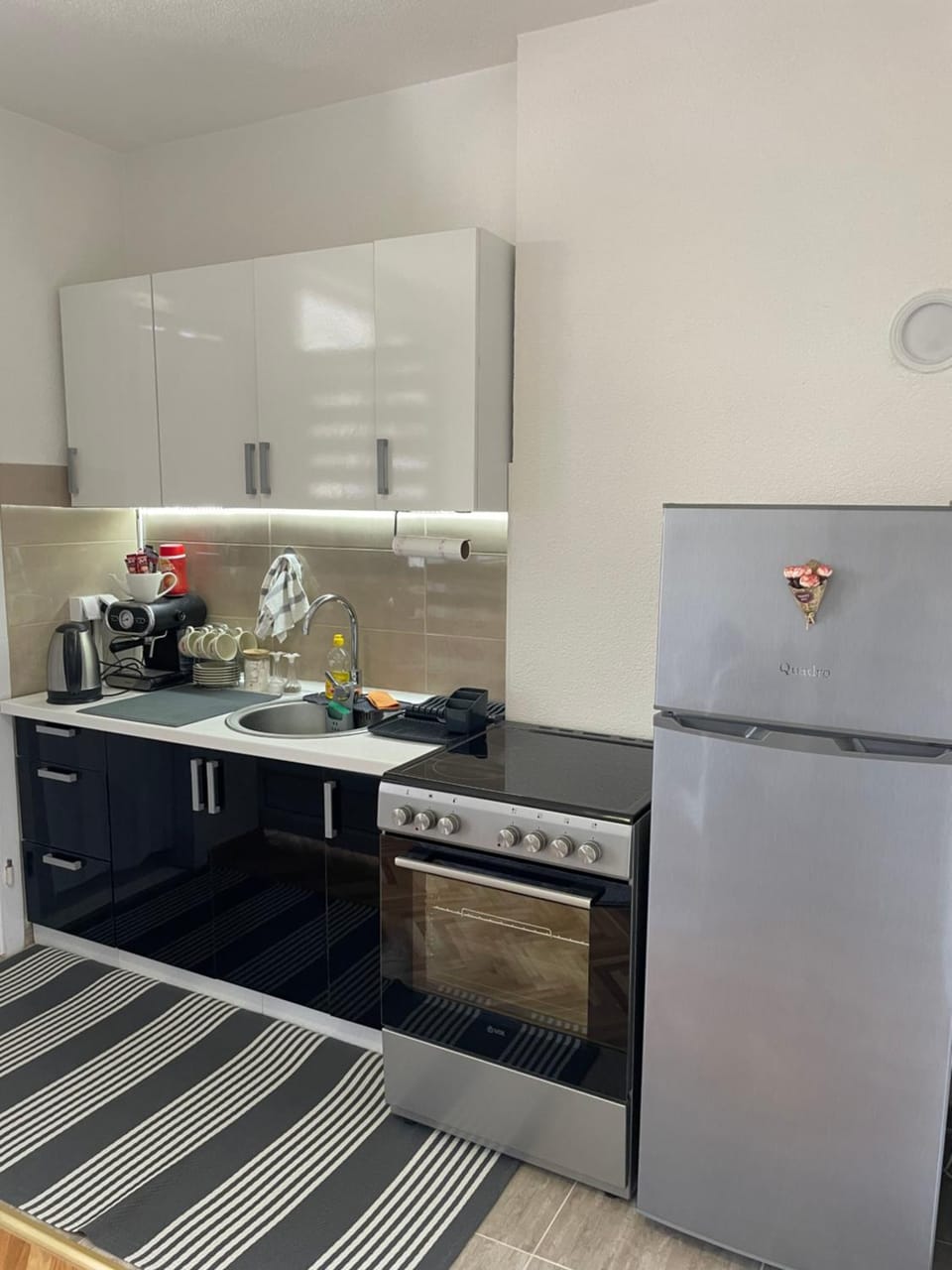 Kitchen or kitchenette, oven