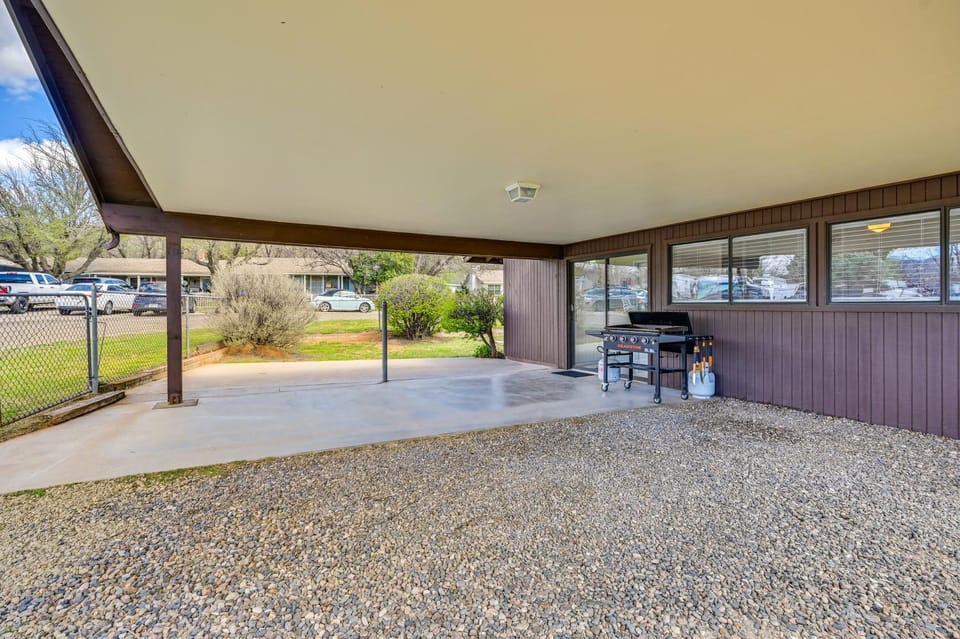 Pet-Friendly Camp Verde Home w/ Gas Grill! House in Camp Verde