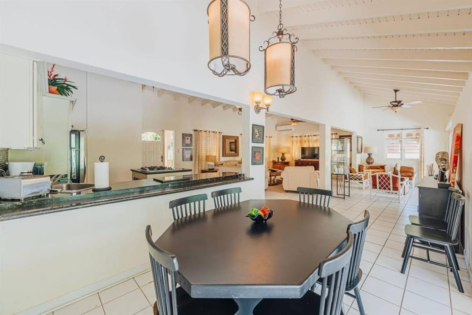 Paradise Garden Villa in Noord